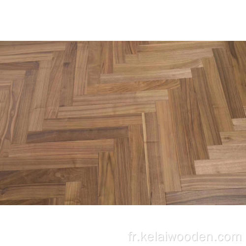 Parquet chevron en noyer américain chevron